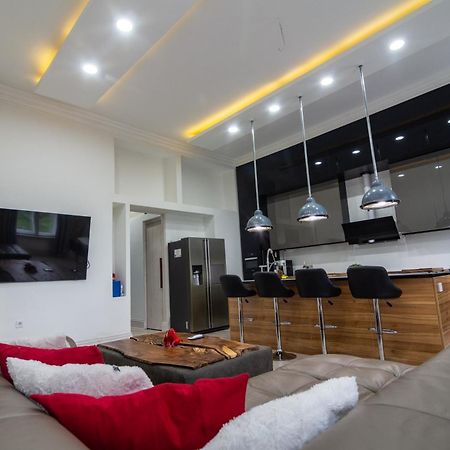 Tower Szeged Belvarosi Exkluziv Panoramas Apartman - Free Parking エクステリア 写真