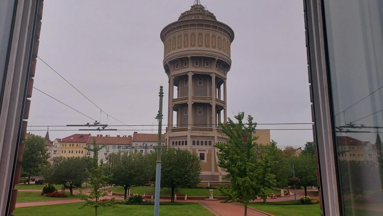 Tower Szeged Belvarosi Exkluziv Panoramas Apartman - Free Parking エクステリア 写真