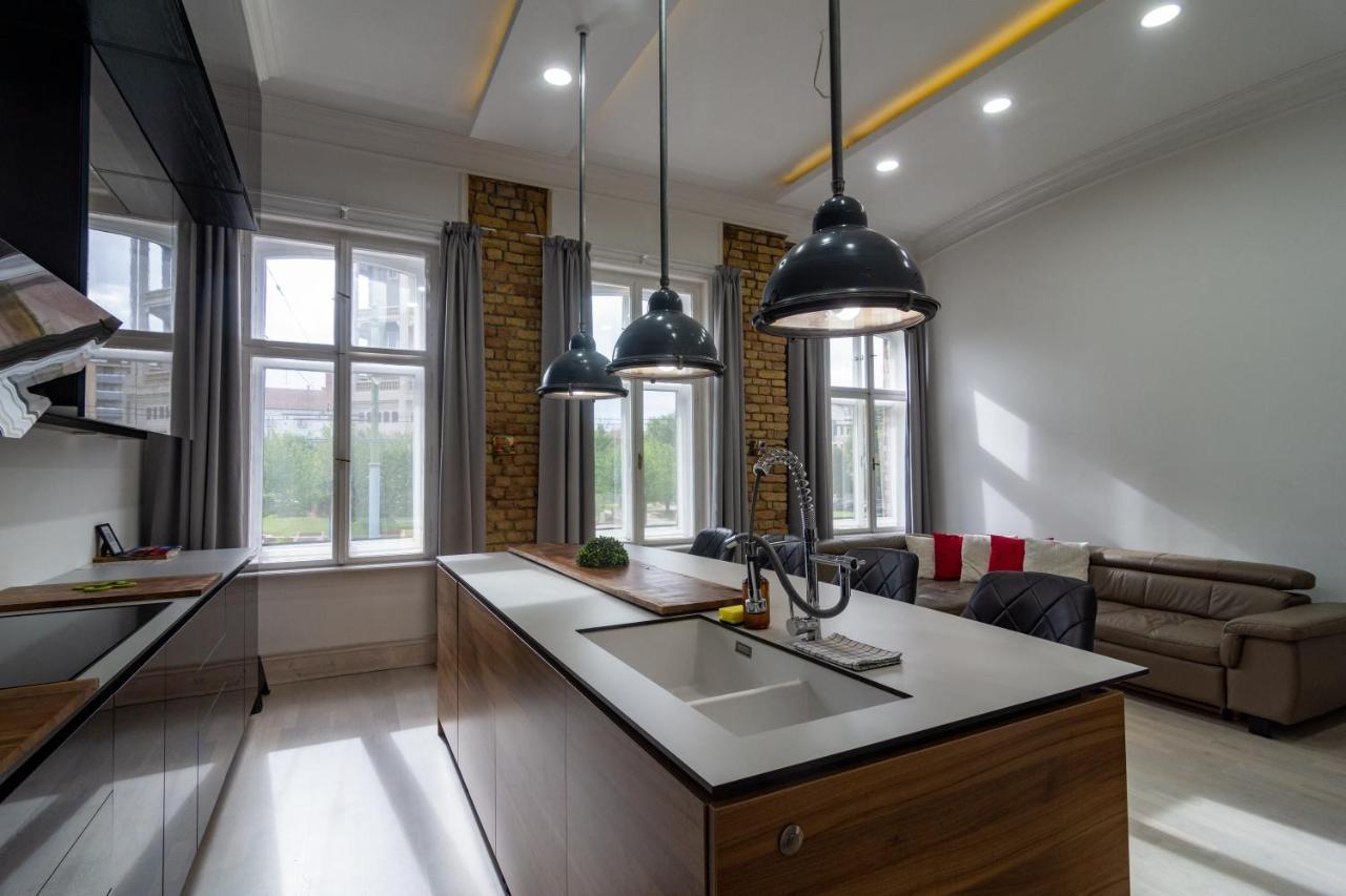 Tower Szeged Belvarosi Exkluziv Panoramas Apartman - Free Parking エクステリア 写真
