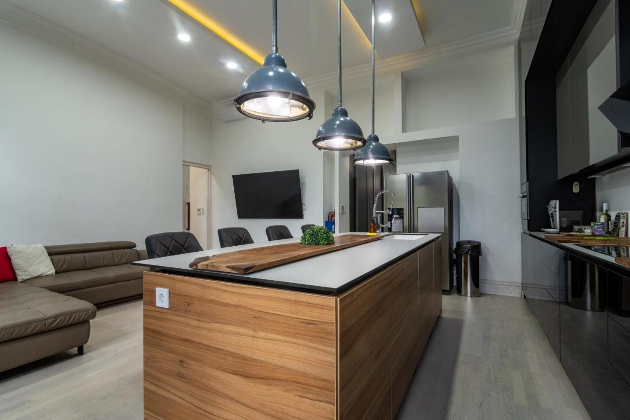 Tower Szeged Belvarosi Exkluziv Panoramas Apartman - Free Parking エクステリア 写真