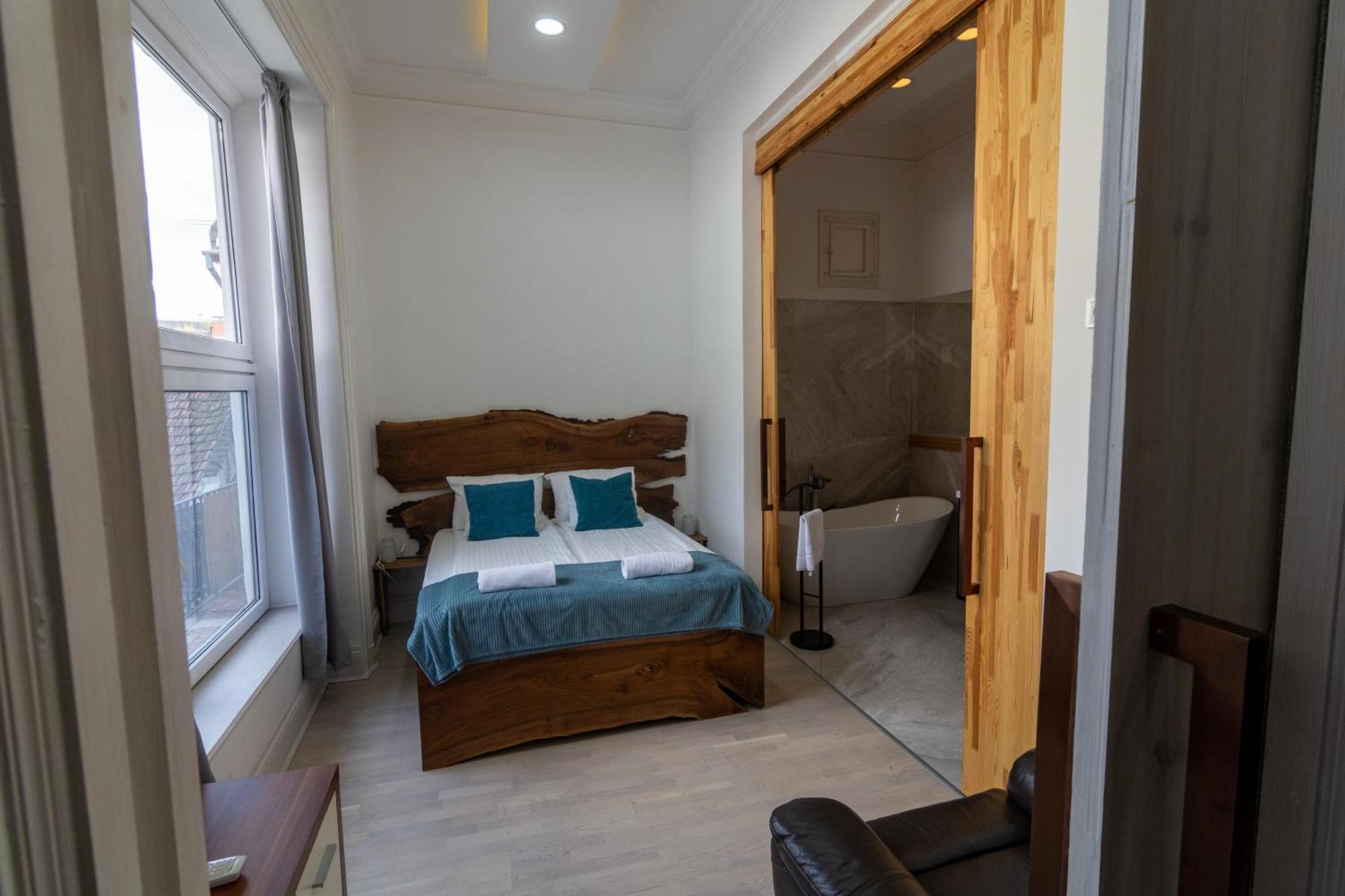 Tower Szeged Belvarosi Exkluziv Panoramas Apartman - Free Parking エクステリア 写真